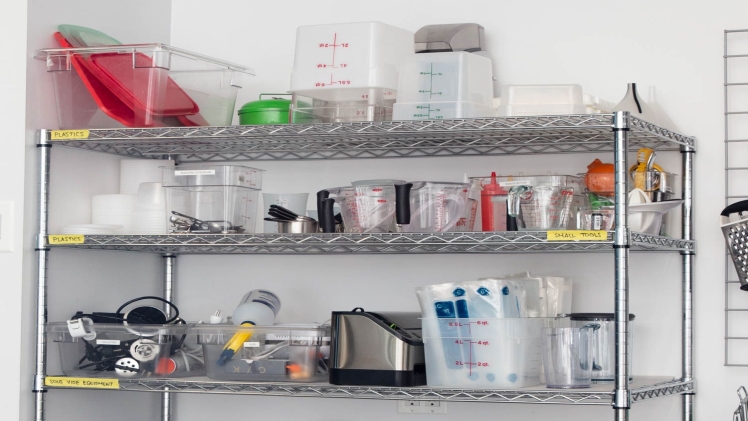 How To Choose the Right Shelves for Your Store