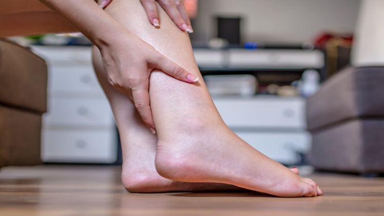 Some Causes and Treatment Options for Swollen Legs