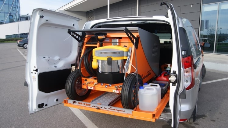 What Is Mobile Car Detailing?