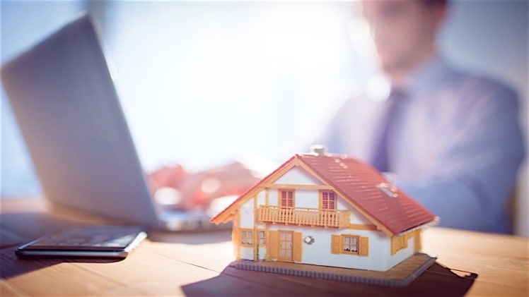 Is it Worth Getting a Real Estate License Just to Hold On To?