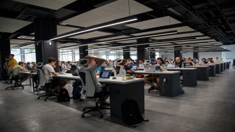 TIPS TO MAKE YOUR EMPLOYEES MORE ACTIVE