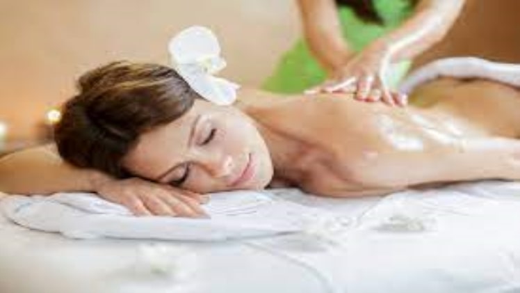 Outcall massages have a number of benefits.