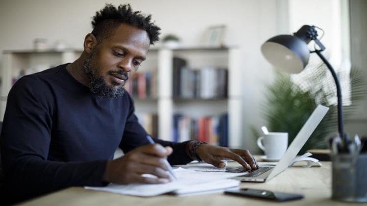Maintaining a productive balance between work and online learning