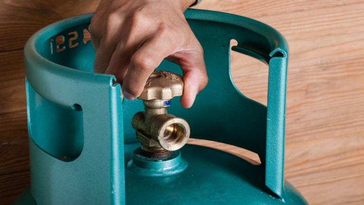 How many types of gas connection are there in India?