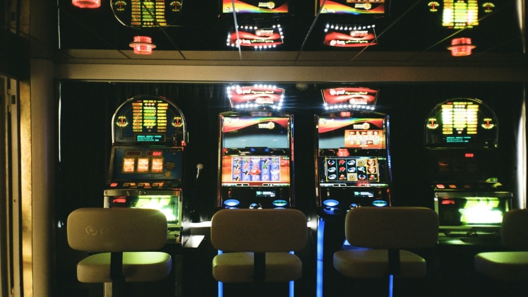 A Close Look at Performing on Online Casino Slots
