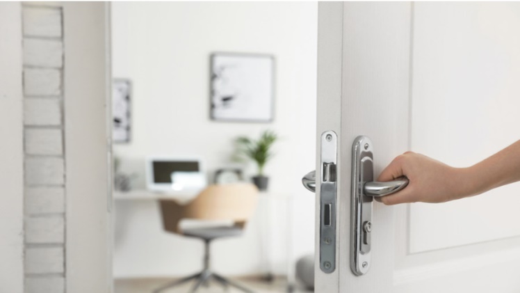 Can You Replace A Door Knob With A Deadbolt?